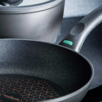 Thermotech™溫度提示手柄轉綠色提示最佳煮食時間